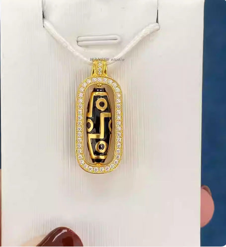 Charming Piece for Any Occasion
