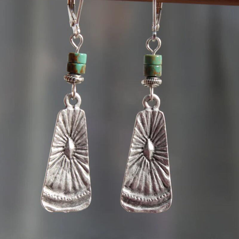 Elegant Silver Earring for Every Occasion