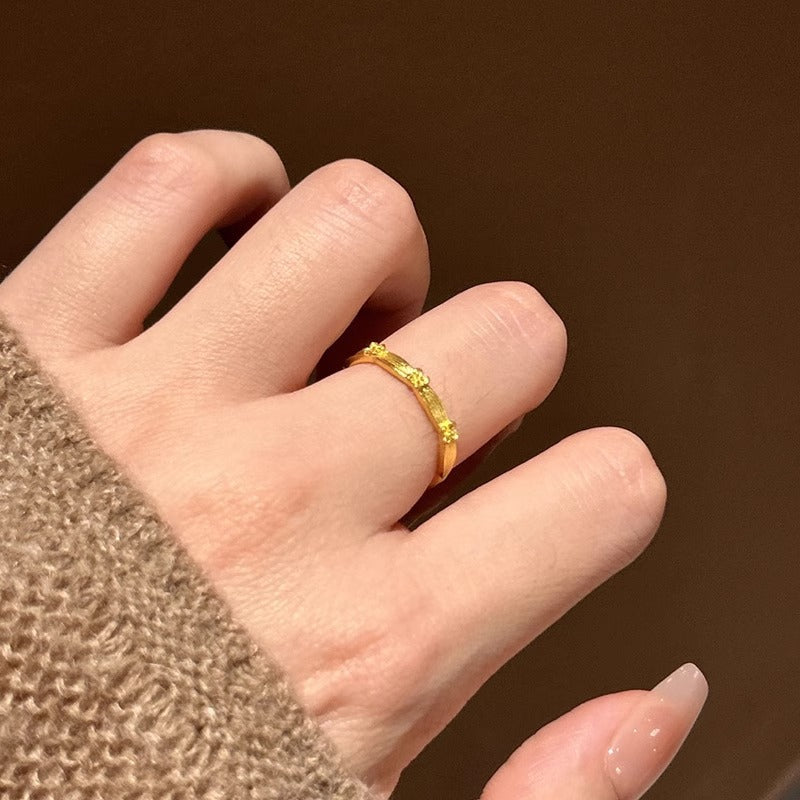 Charming Gold Ring for Any Occasion
