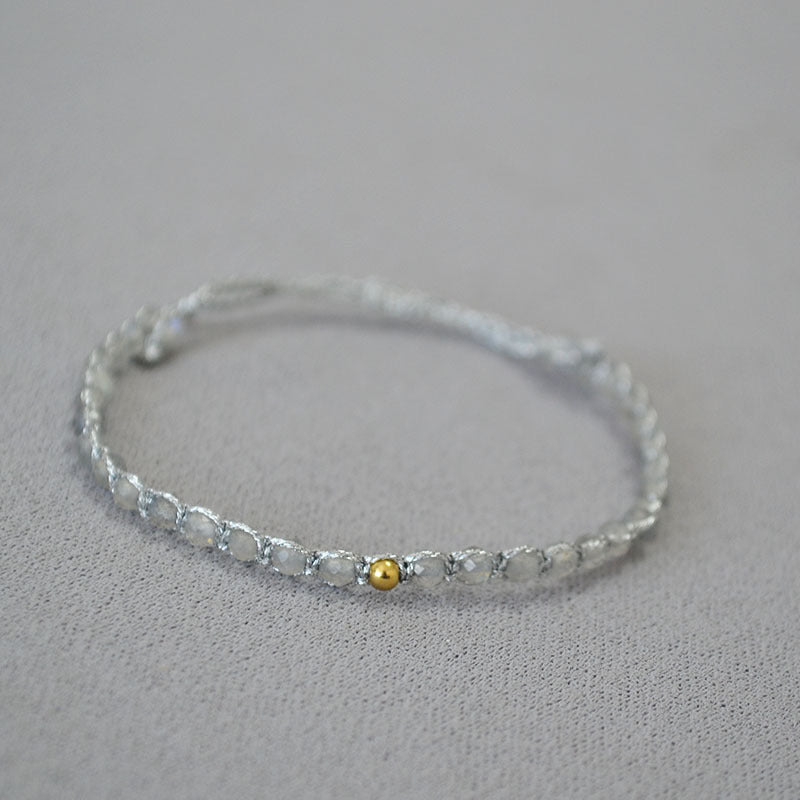 Classic Gold Bracelet with Timeless Appeal