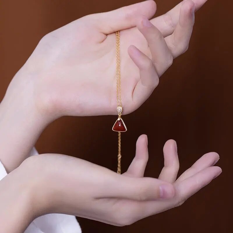 Charming Gold Necklace for Any Occasion