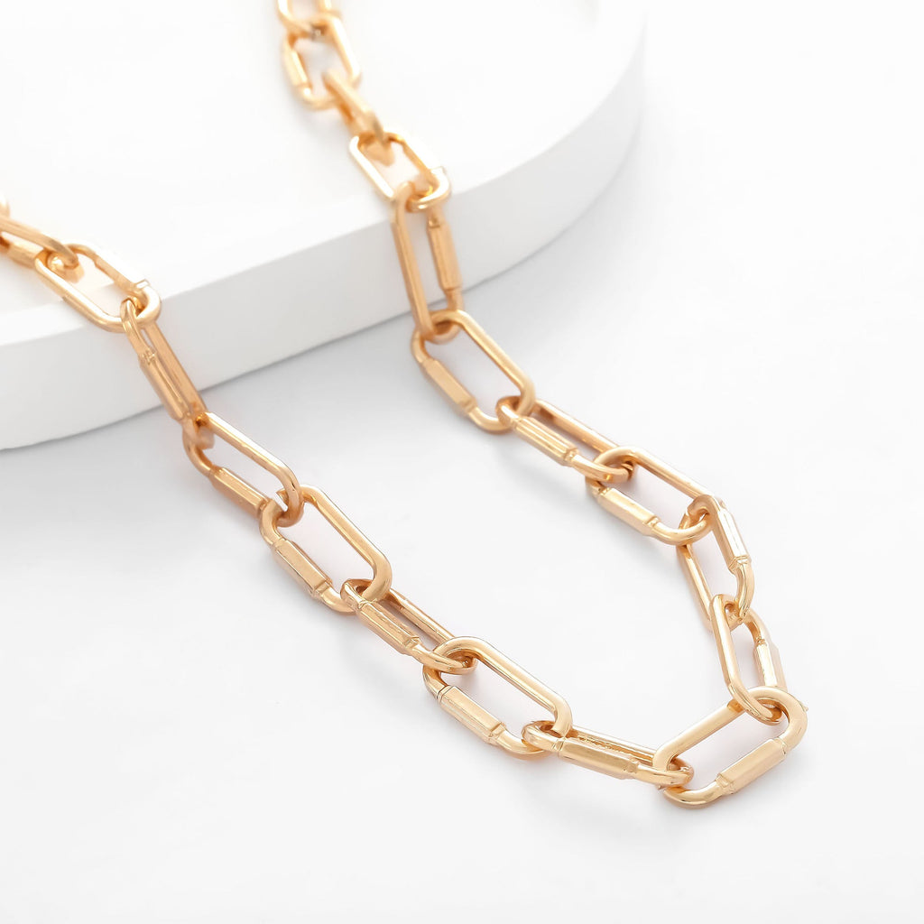 Romantic Gold Necklace for Special Moments