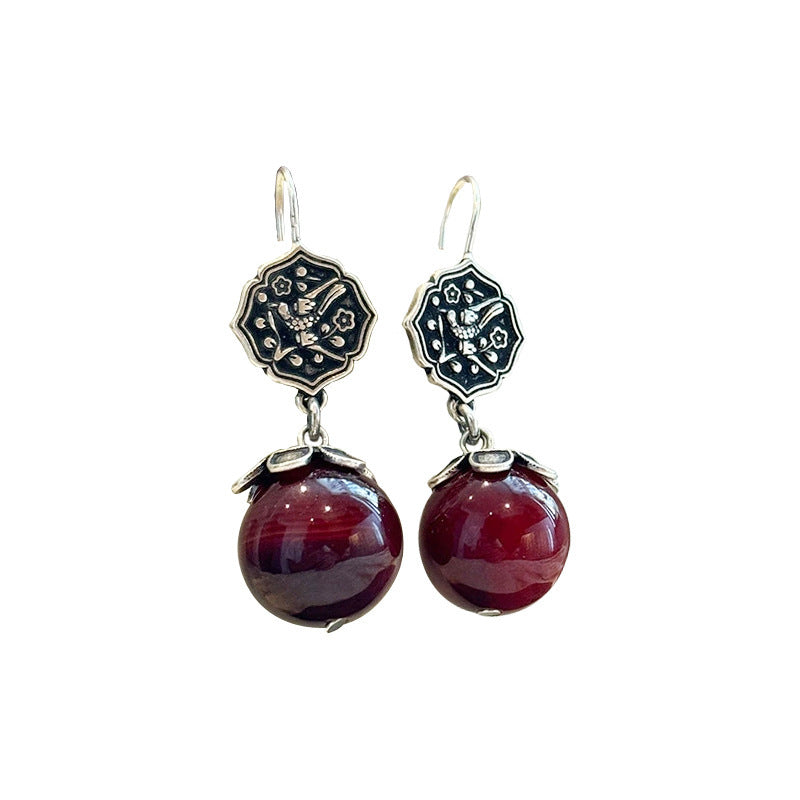 Charming Silver Earring for Any Occasion