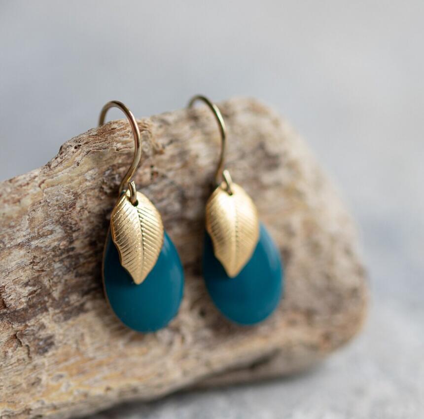 Romantic Gold Earring for Special Moments