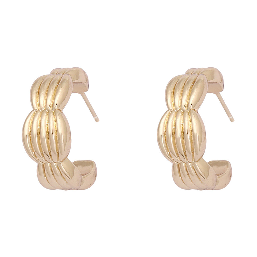 Charming Gold Earring for Any Occasion