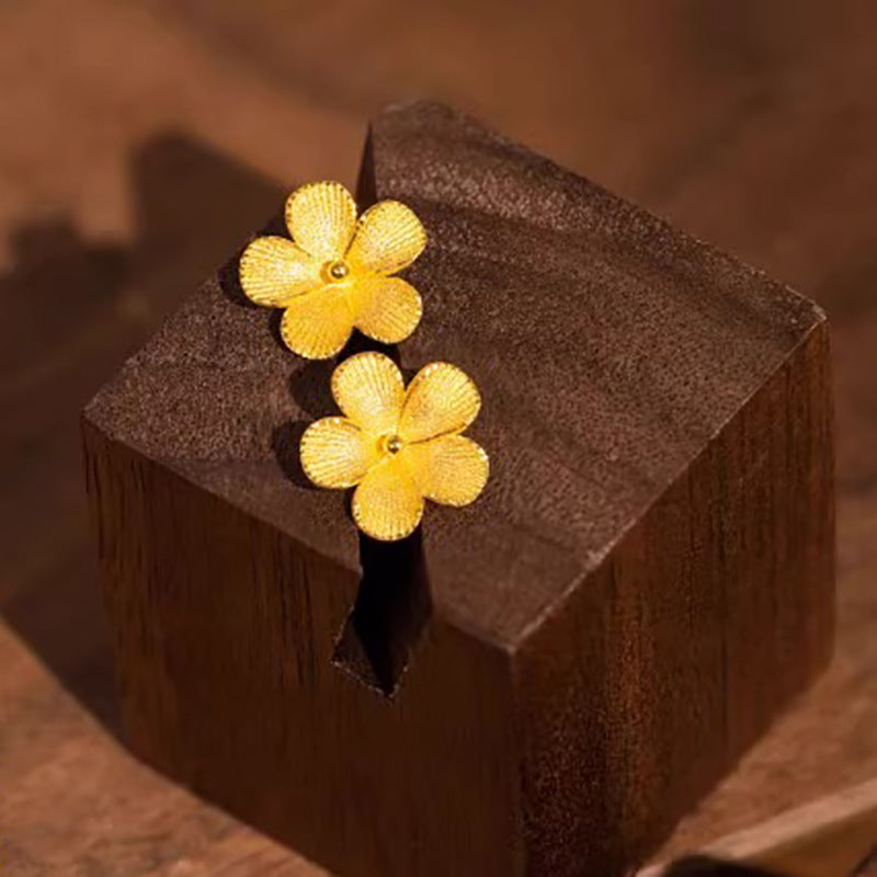 Beautiful Gold Earring with Unique Style