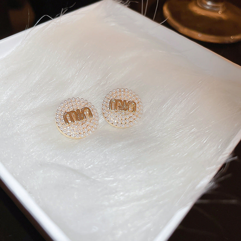 Charming Pearl Earring for Any Occasion