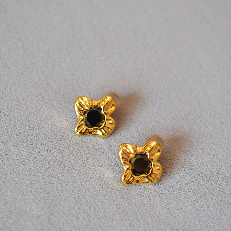 Classic Gold Earring with Timeless Appeal