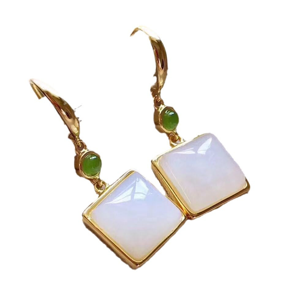 Elegant Gold Earring for Every Occasion