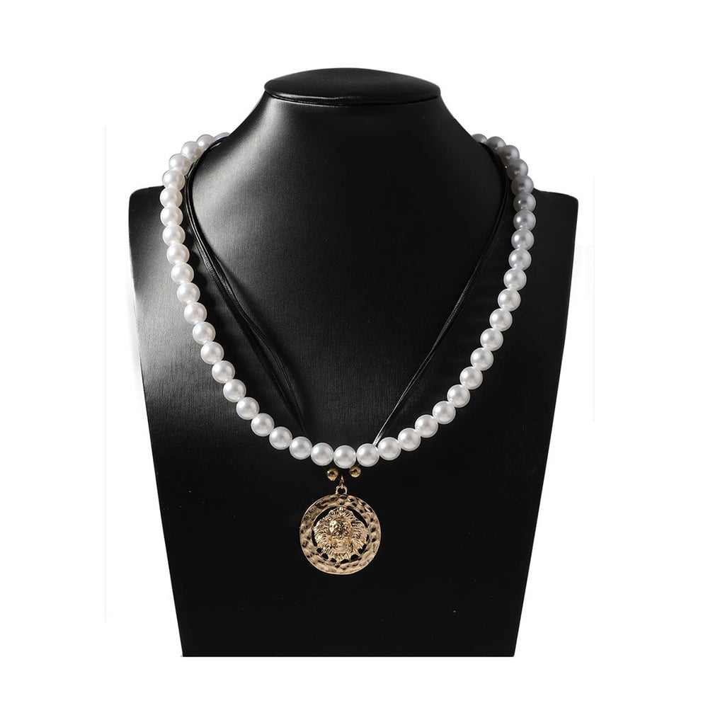 Classic Pearl Necklace with Timeless Appeal