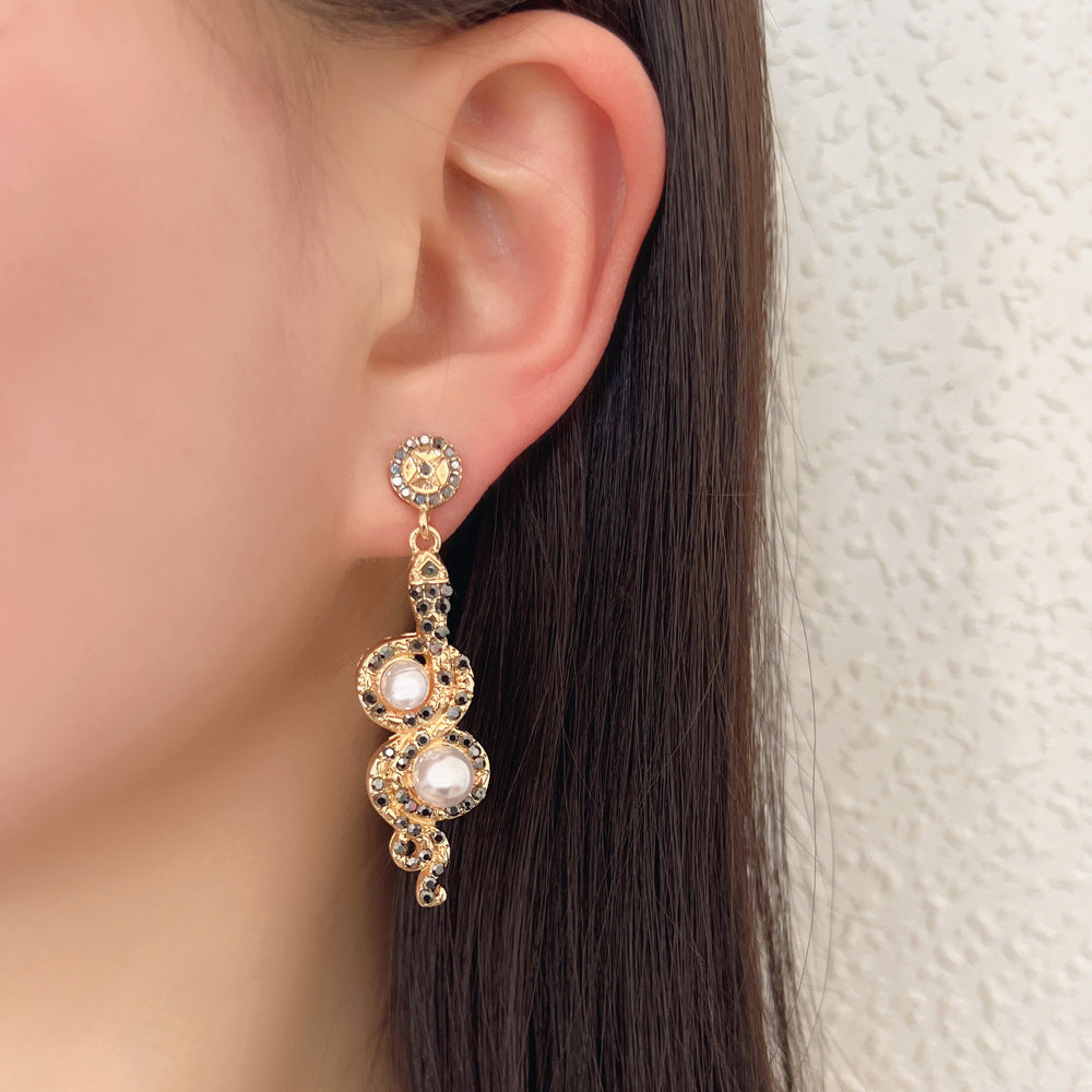 Delicate Artisan Pearl Earring