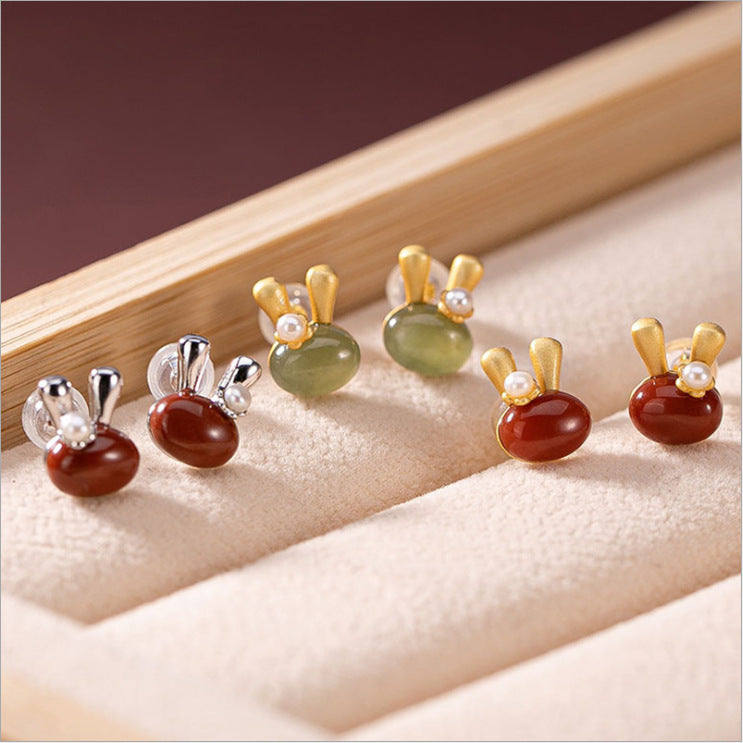 Classic Gold Earring with Timeless Appeal