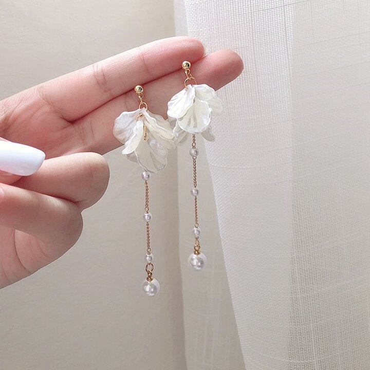 Romantic Pearl Earring for Special Moments
