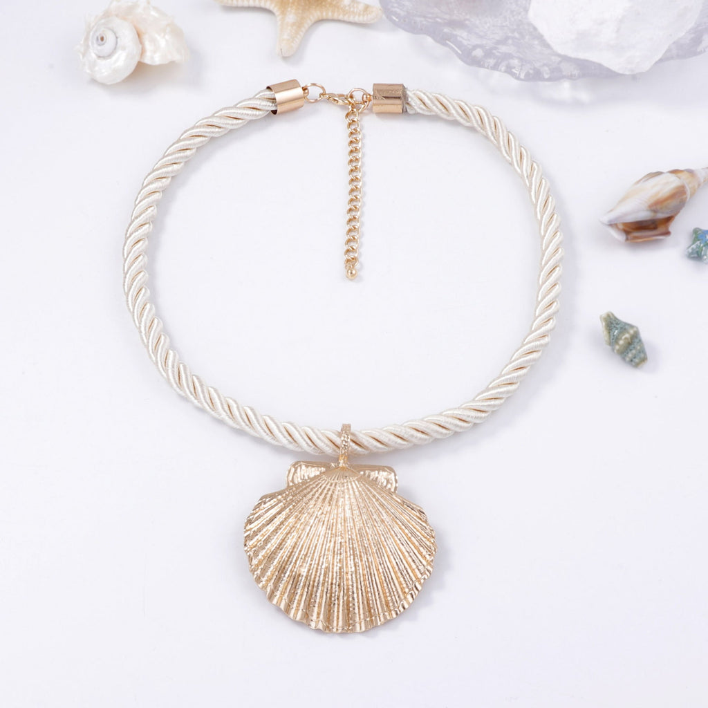 Stunning Necklace for Daily Wear