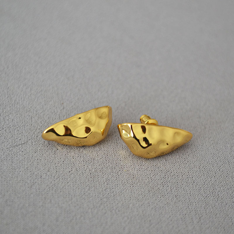 Stunning Gold Earring for Daily Wear