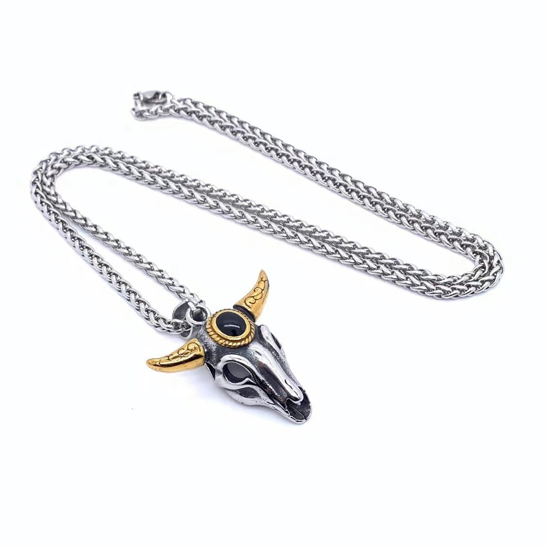 Elegant Pendant for Every Occasion