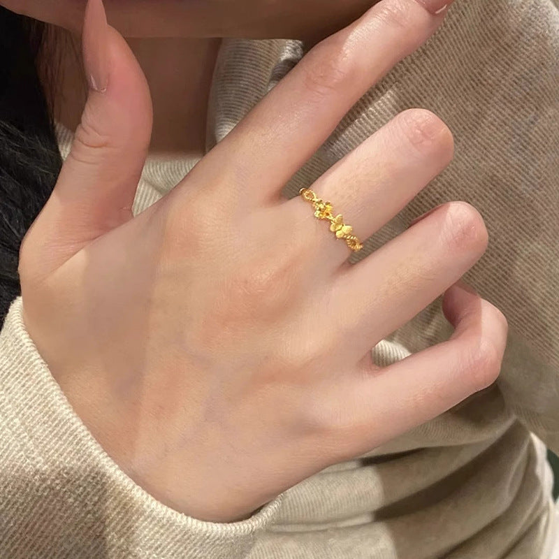 Classic Gold Ring with Timeless Appeal