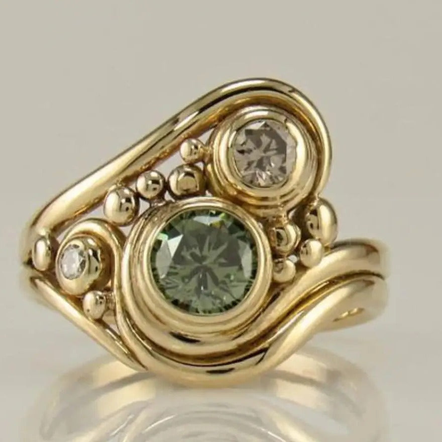 Classic Gold Ring with Timeless Appeal