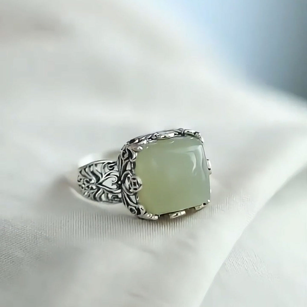 Classic Silver Ring with Timeless Appeal