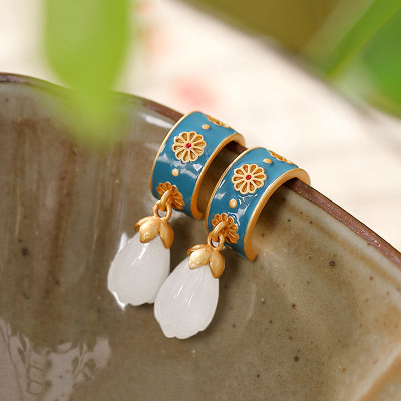 Classic Earring with Timeless Appeal