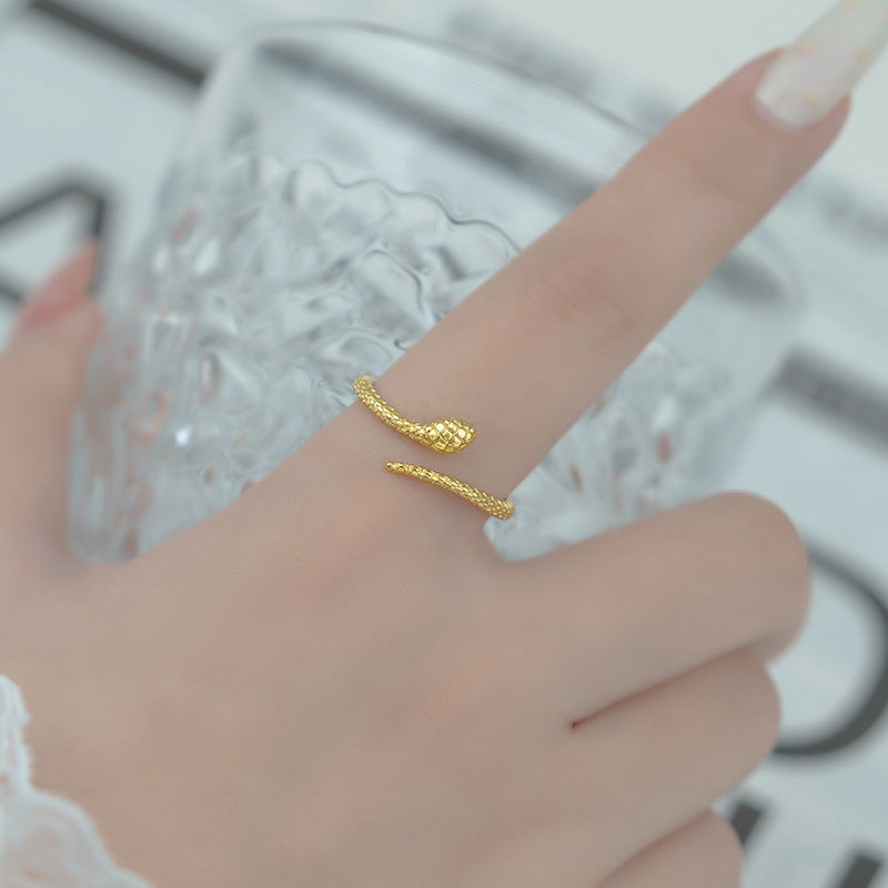 Charming Gold Ring for Any Occasion