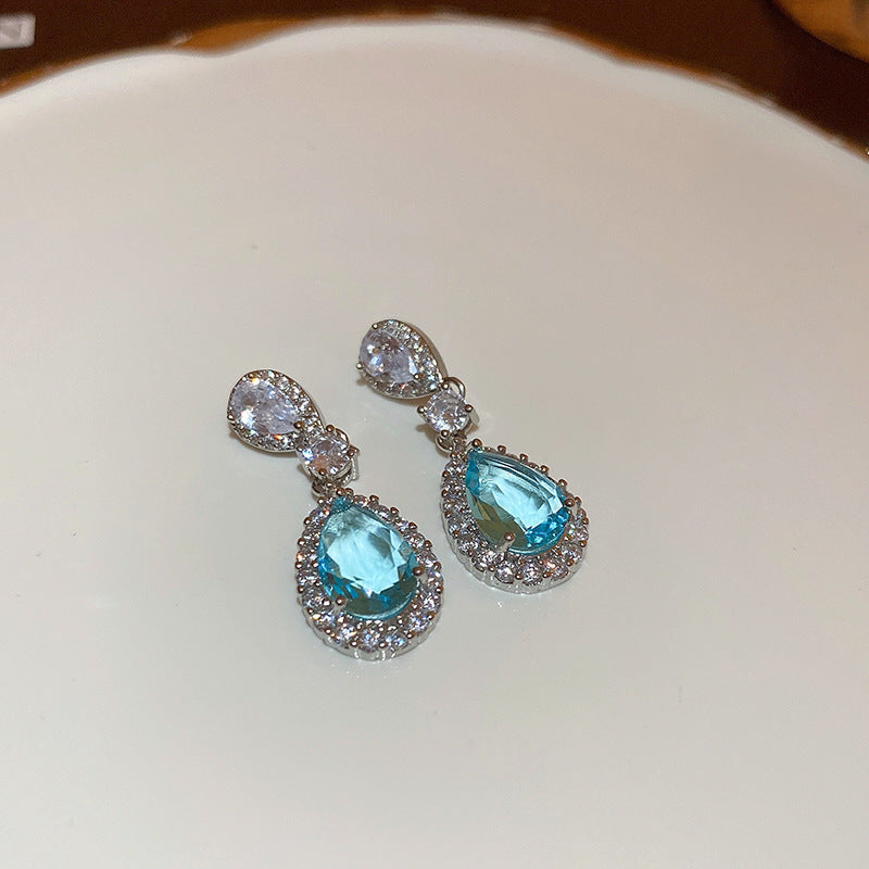 Charming Earring for Any Occasion