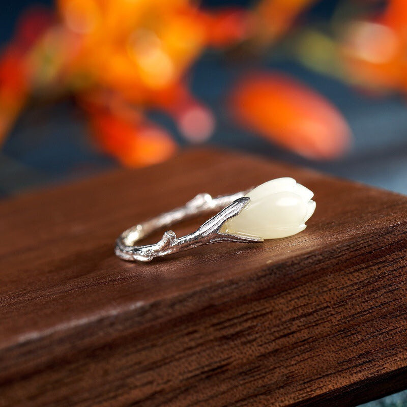 Classic Silver Ring with Timeless Appeal
