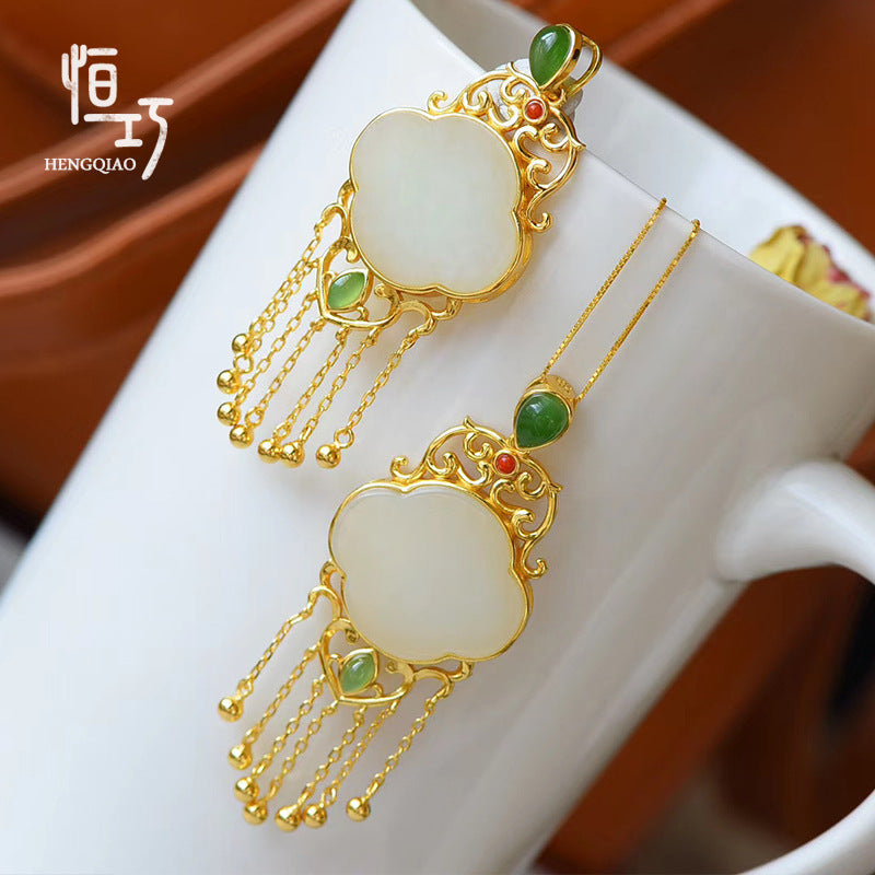 Romantic Gold Necklace for Special Moments