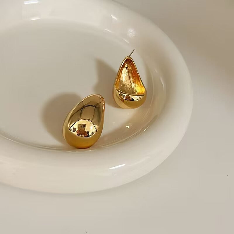 Classic Gold Piece with Timeless Appeal