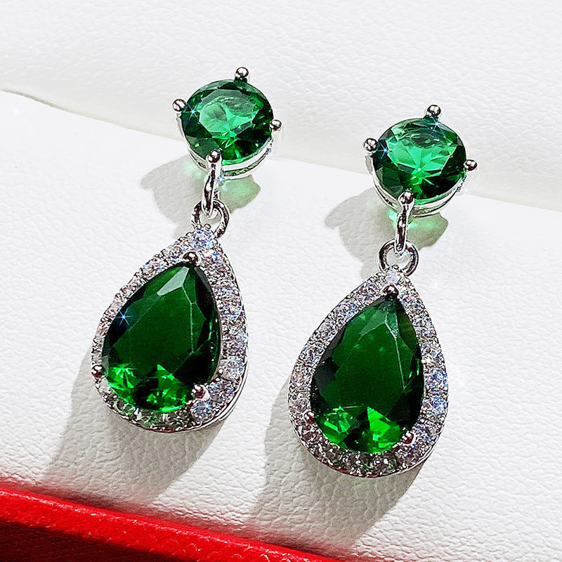 Charming Earring for Any Occasion