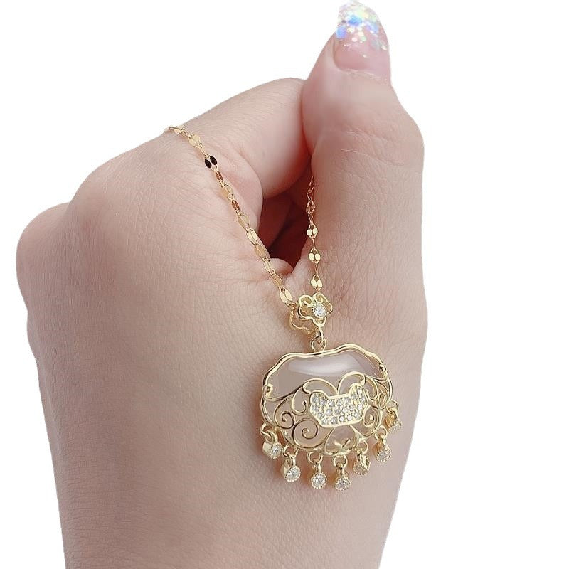 Charming Silver Necklace for Any Occasion