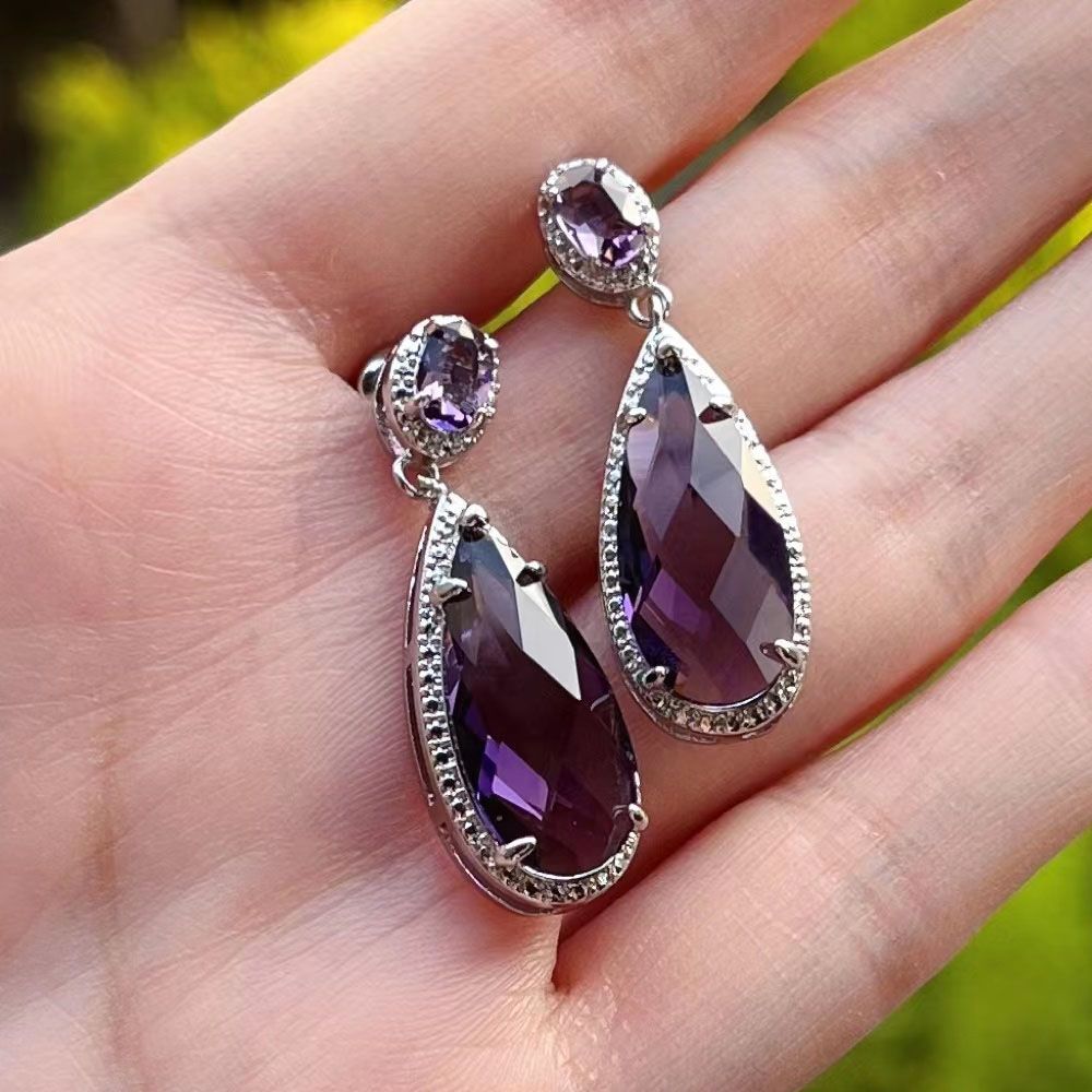 Charming Earring for Any Occasion