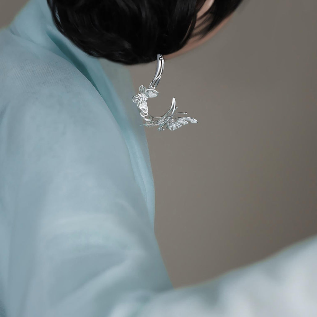 Classic Silver Piece with Timeless Appeal