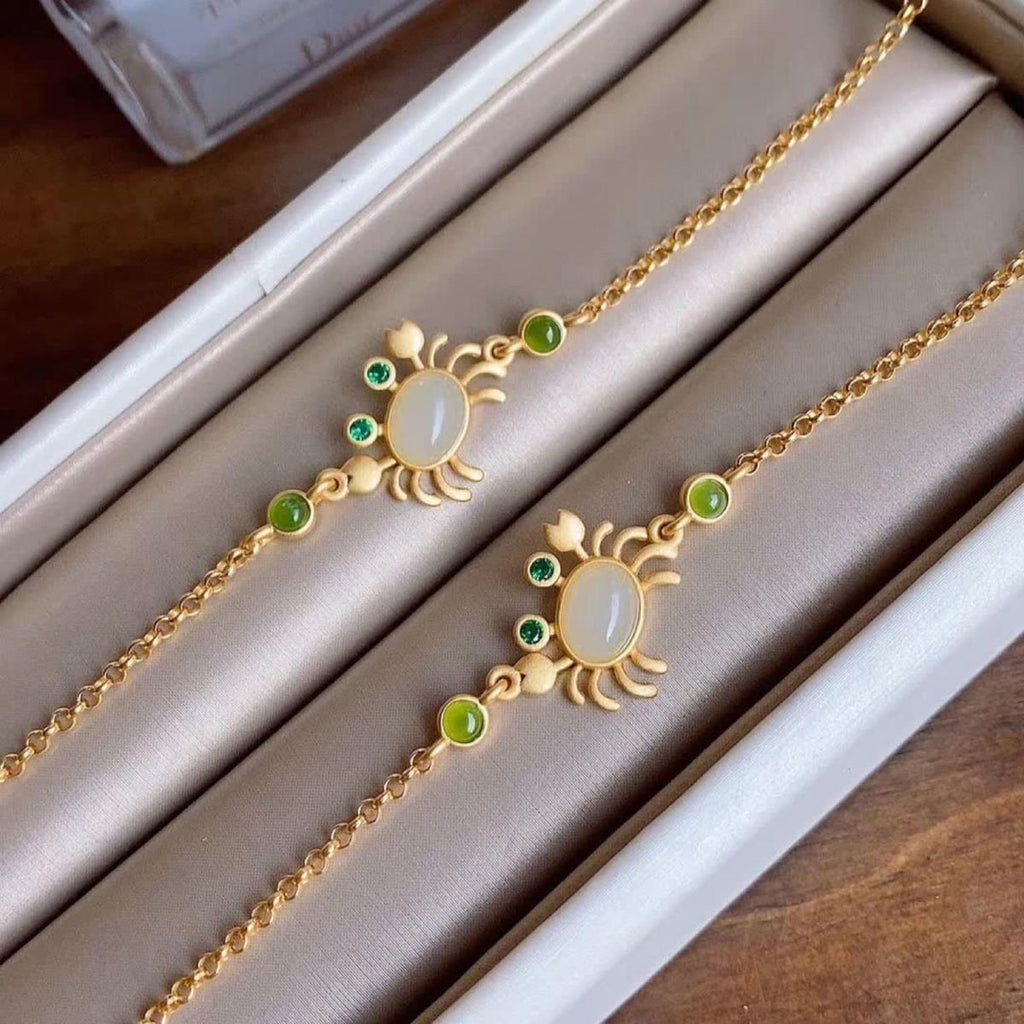 Romantic Gold Bracelet for Special Moments