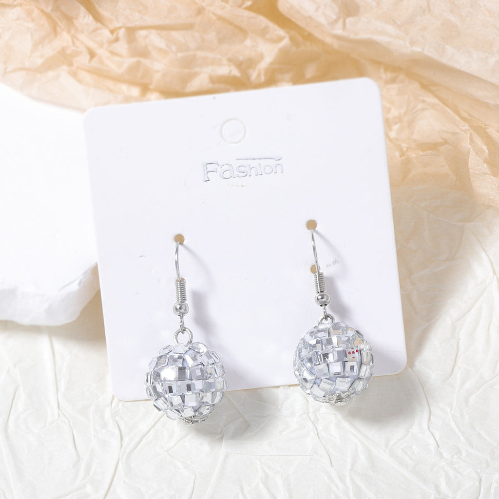 Charming Earring for Any Occasion