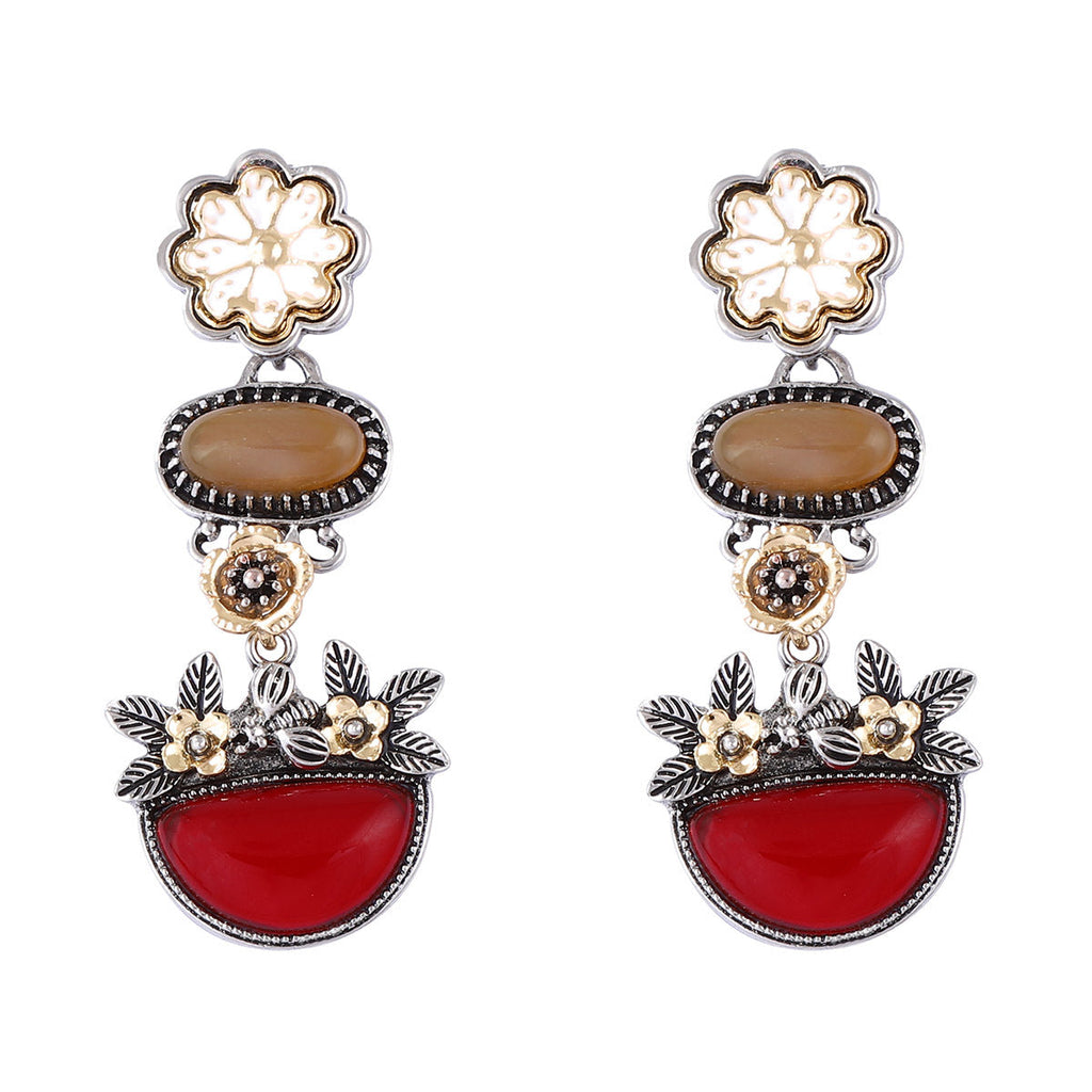 Charming Piece for Any Occasion