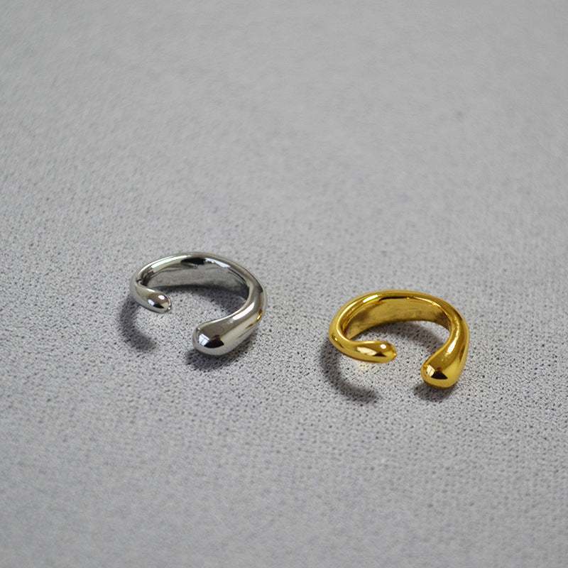 Classic Gold Earring with Timeless Appeal
