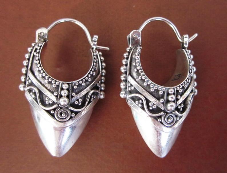Charming Silver Earring for Any Occasion