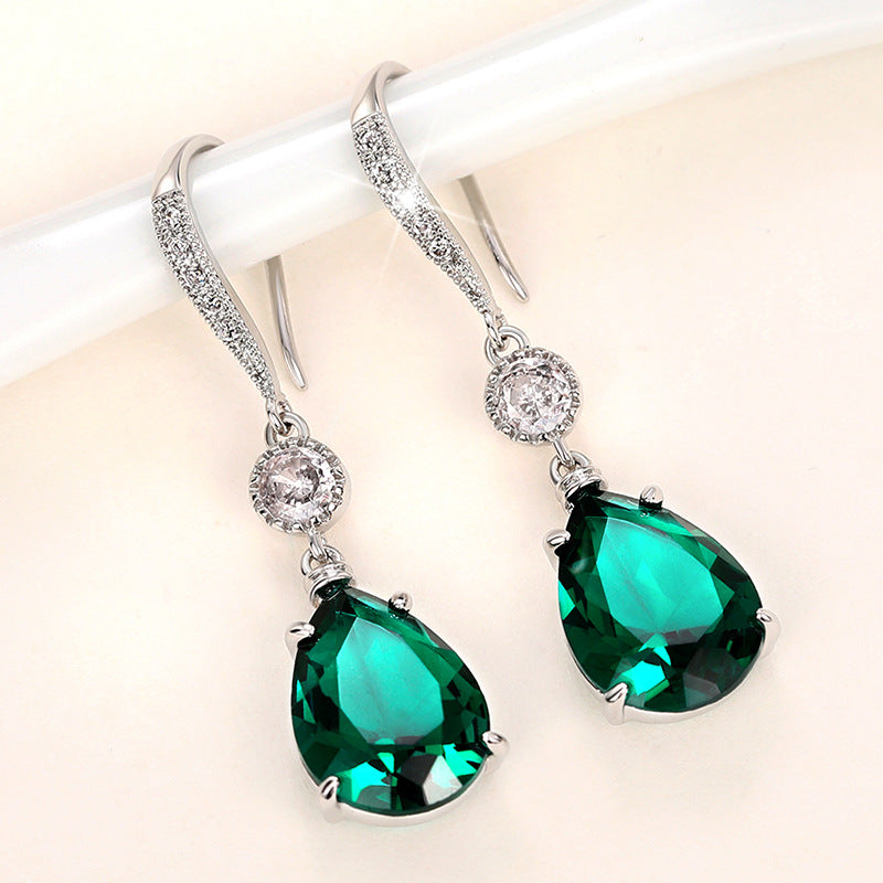 Charming Earring for Any Occasion