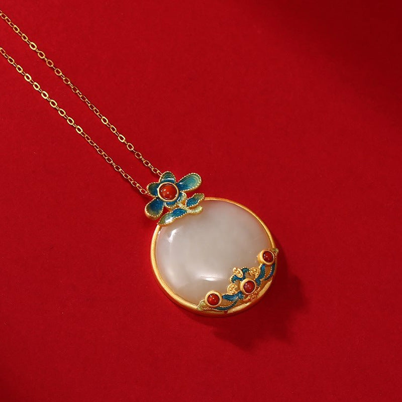 Classic Silver Necklace with Timeless Appeal