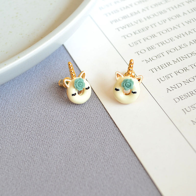 Beautiful Gold Earring with Unique Style