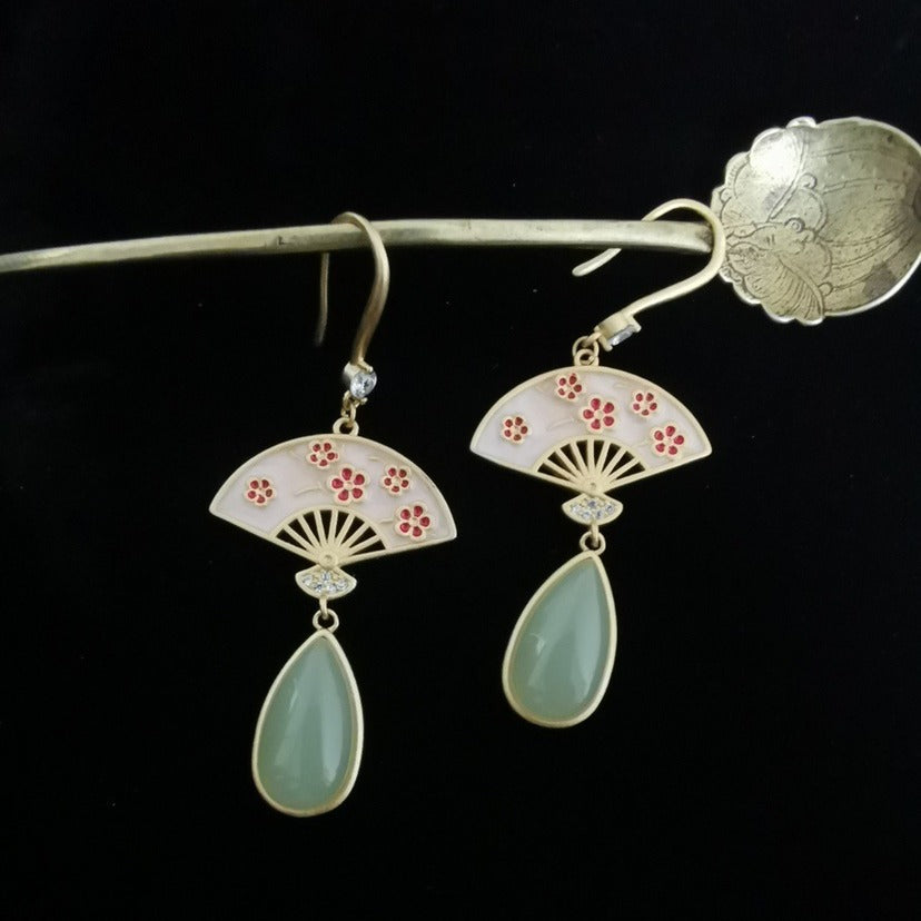 Romantic Gold Earring for Special Moments