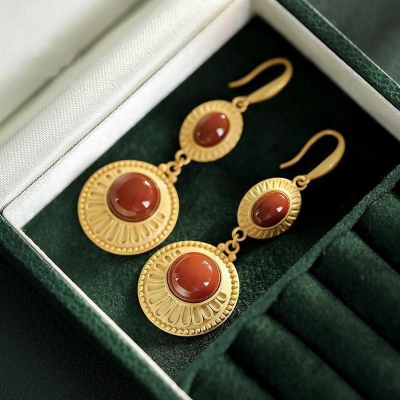Charming Gold Earring for Any Occasion