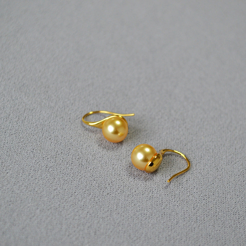 Beautiful Gold Earring with Unique Style