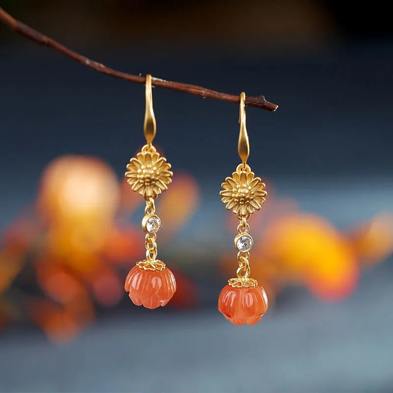 Classic Gold Earring with Timeless Appeal
