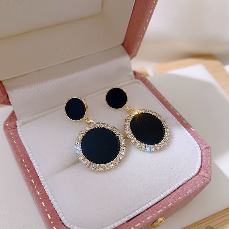 Classic Earring with Timeless Appeal