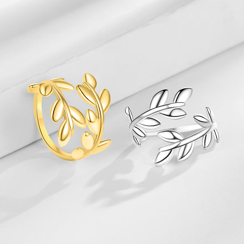 Classic Gold Ring with Timeless Appeal