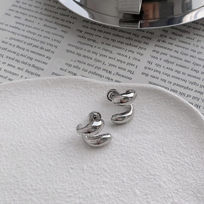 Romantic Silver Earring for Special Moments