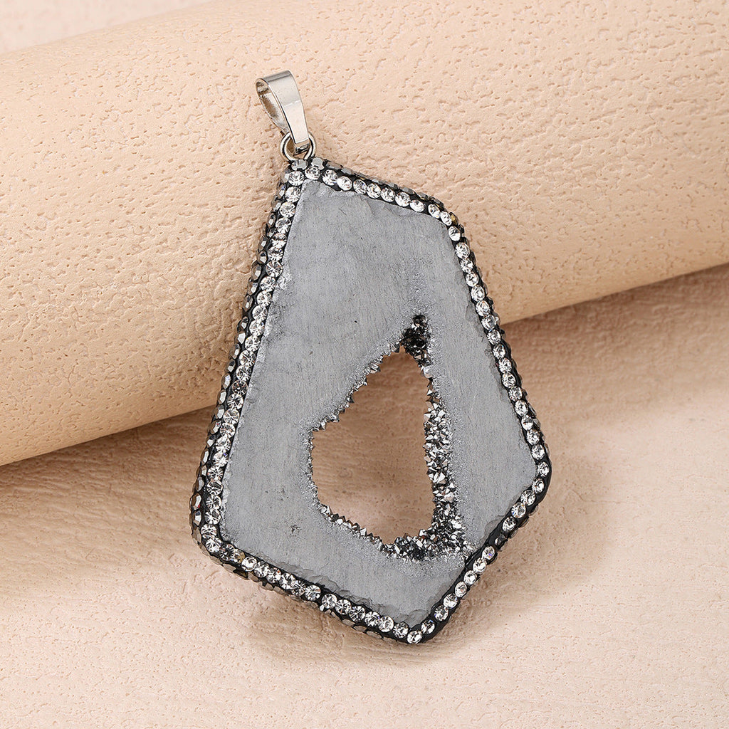 Elegant Gold Pendant for Every Occasion