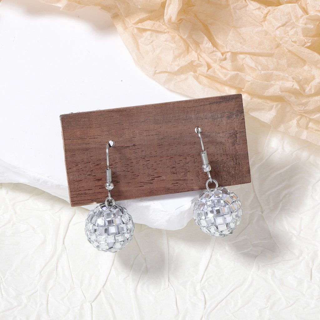 Charming Earring for Any Occasion